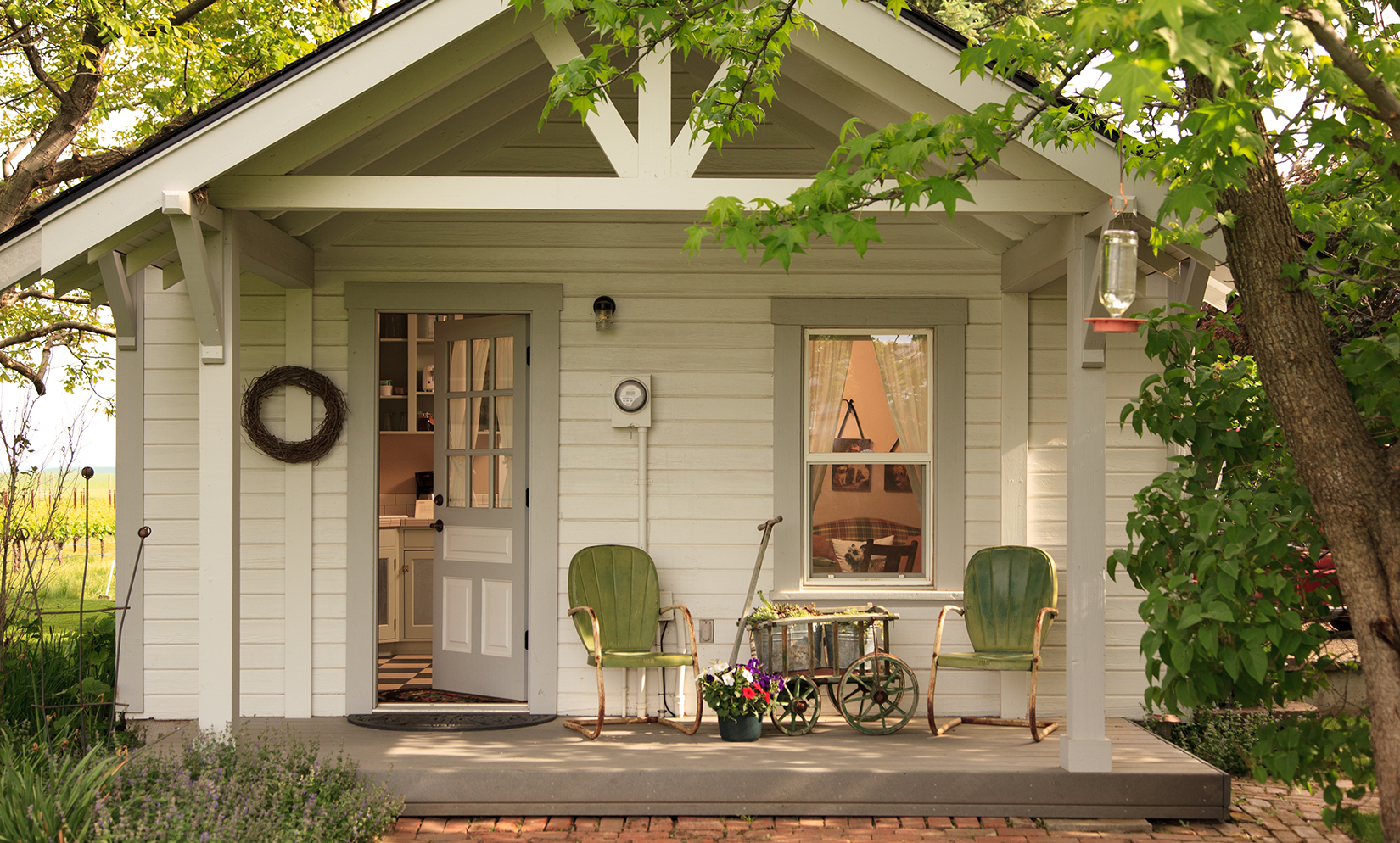 Abeja Bunk House